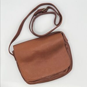 Chic Tan Leather Crossbody Bag